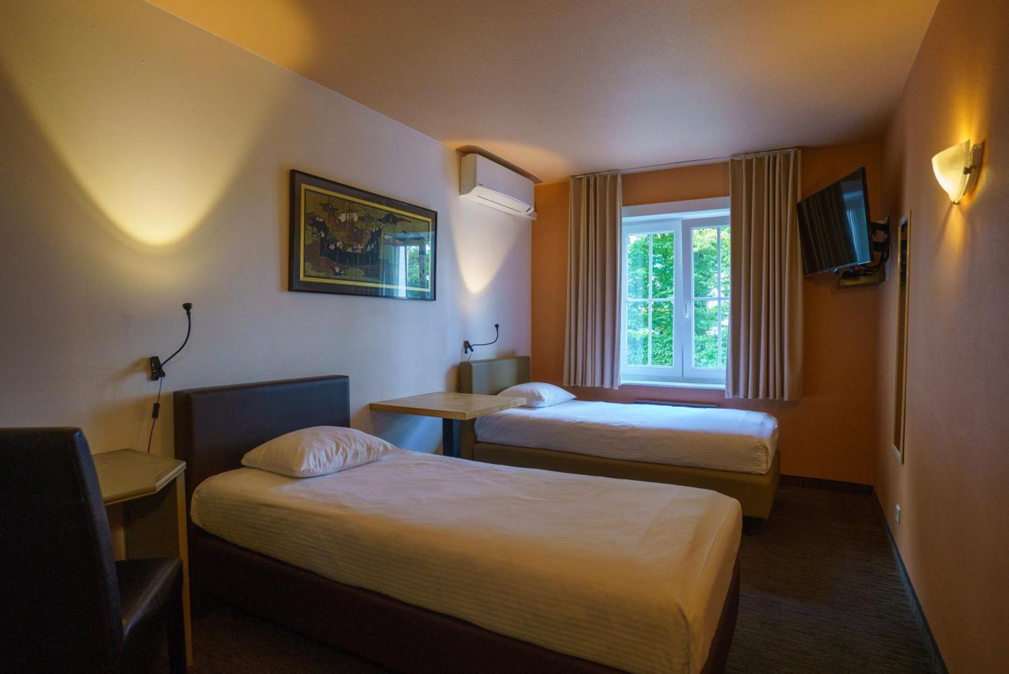 St-Janshof Hotel Waregem Exteriör bild