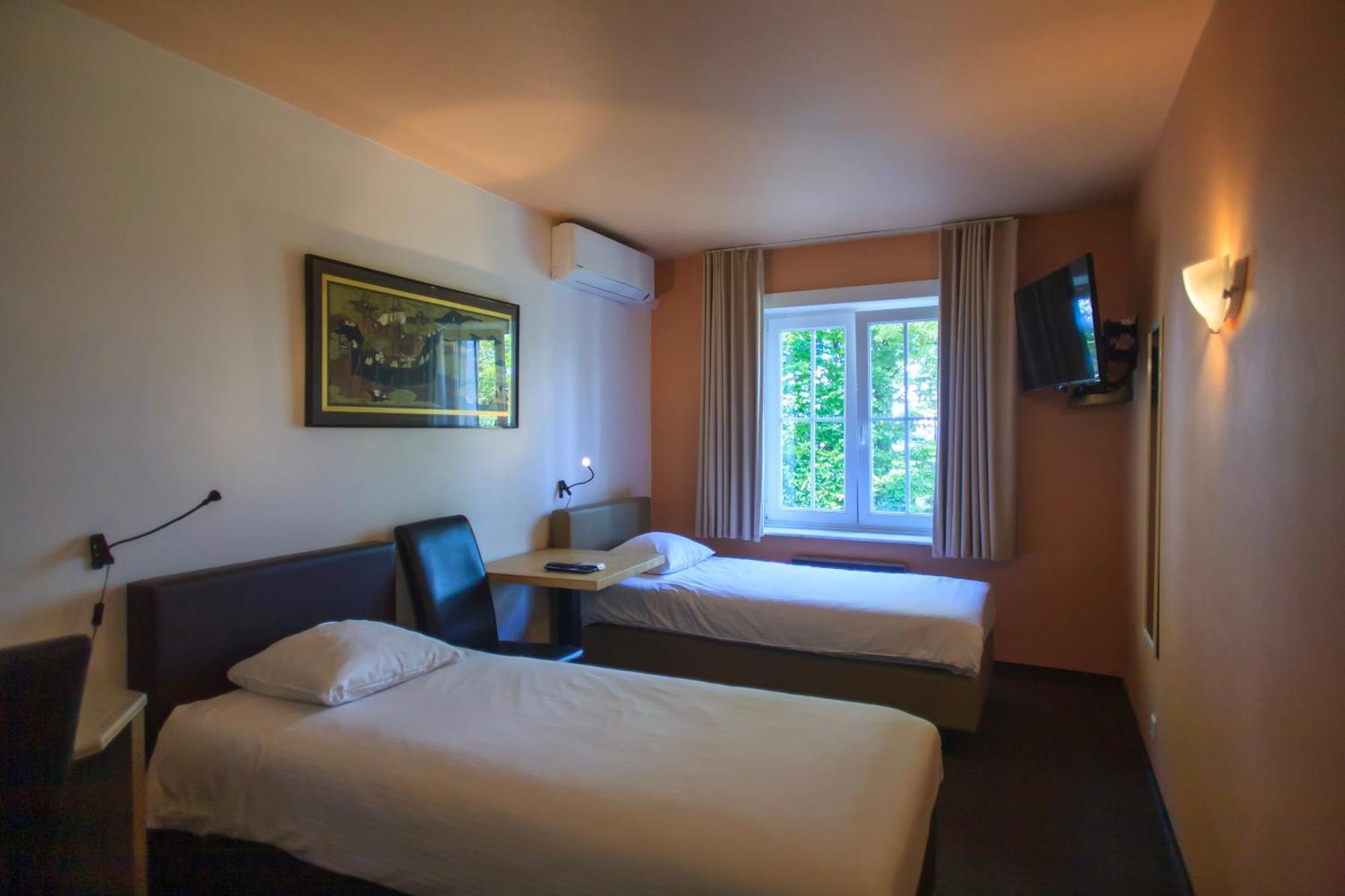 St-Janshof Hotel Waregem Exteriör bild